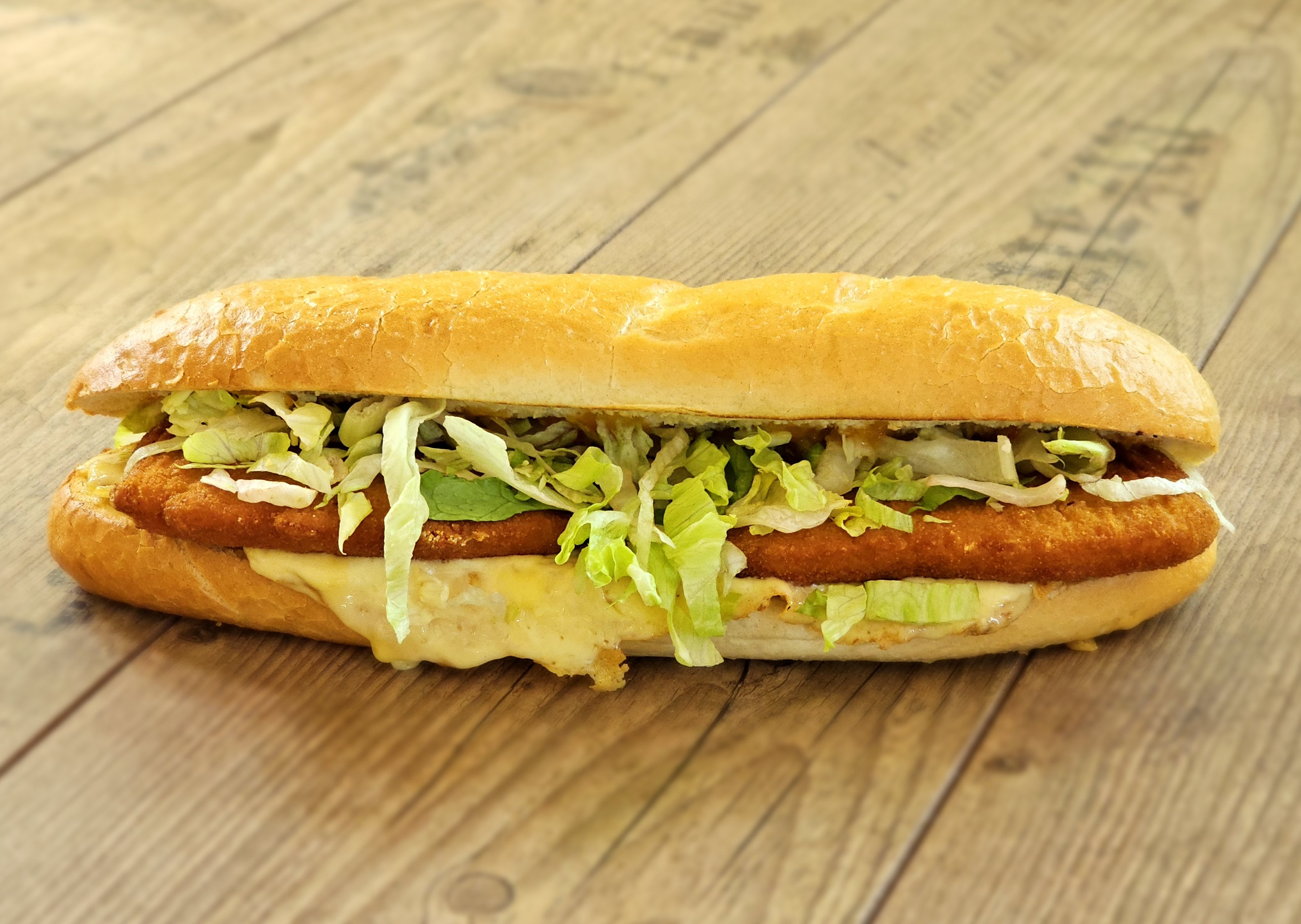 Rántott karibi szendvics